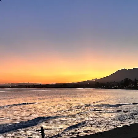 Apartamento Modern Beachfront 2 Bdrm , Incredible Views