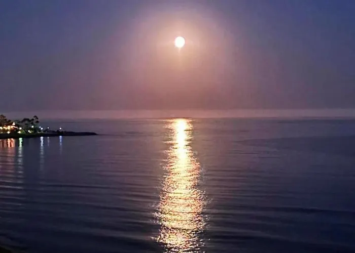 Apartamento Modern Beachfront 2 Bdrm , Incredible Views Estepona