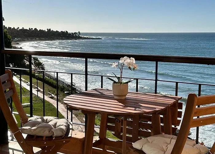 Apartamento Modern Beachfront 2 Bdrm , Incredible Views Estepona