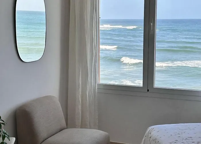 Apartamento Modern Beachfront 2 Bdrm , Incredible Views