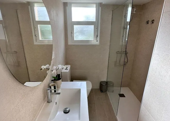 Modern Beachfront 2 Bdrm , Incredible Views