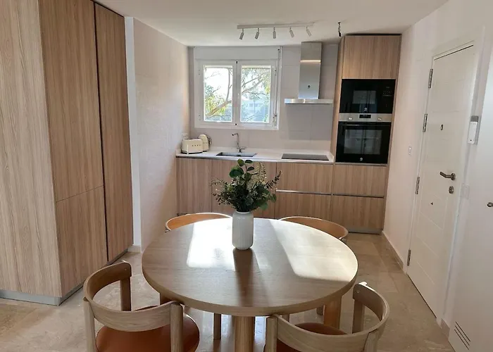 Modern Beachfront 2 Bdrm , Incredible Views