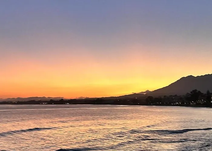 Lejlighed Modern Beachfront 2 Bdrm , Incredible Views