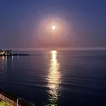 Apartment Modern Beachfront 2 Bdrm , Incredible Views Estepona