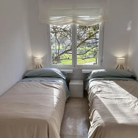 Lejlighed Modern Beachfront 2 Bdrm , Incredible Views *